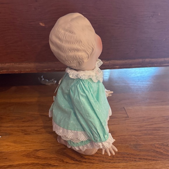 Vintage Porcelain Doll with Green Dress - Picture 5 of 5